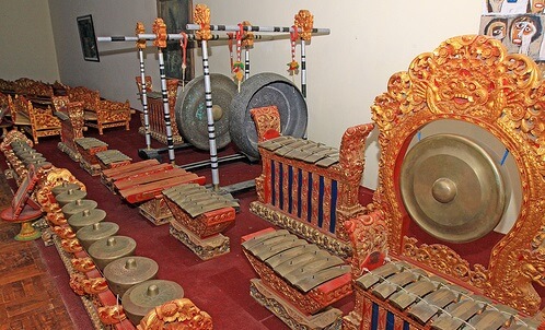 alat musik tradisional gong bali